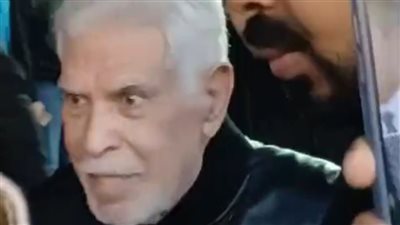 رغم مرضه الشديد.. حسن شحاتة يقدم واجب العزاء في شقيق فاروق جعفر 