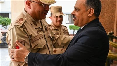 تكريم أسر الشهداء ومصابي العمليات الحربية بقصر ثقافة الزقازيق