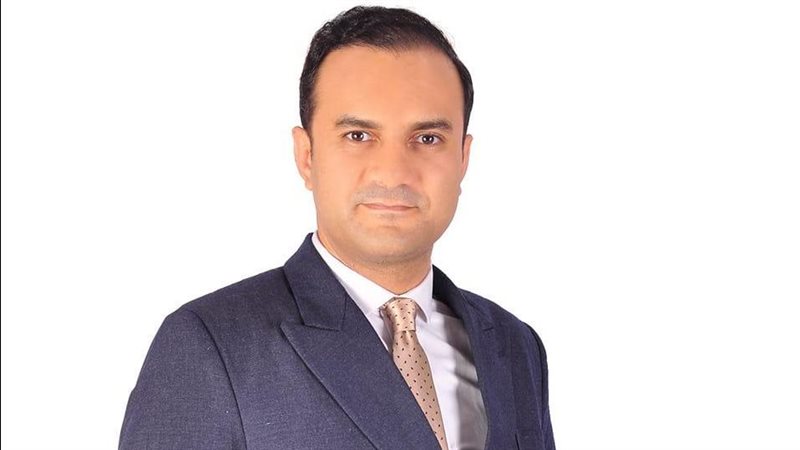 الدكتور فتحي شمس