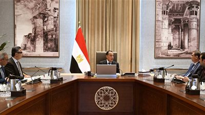 مدبولي يتابع توافر السلع الاستراتيجية ويوجه بالتوسع في المنافذ وضبط الأسواق