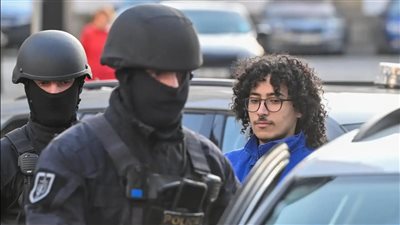بينهم مصري.. اعتقال 5 أشخاص على خلفية استهداف مصنع مسيرات في التشيك 