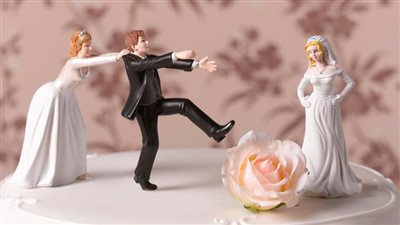 خطافة الرجالة وخرابة البيوت.. نظرة المجتمع للزوجة الثانية 