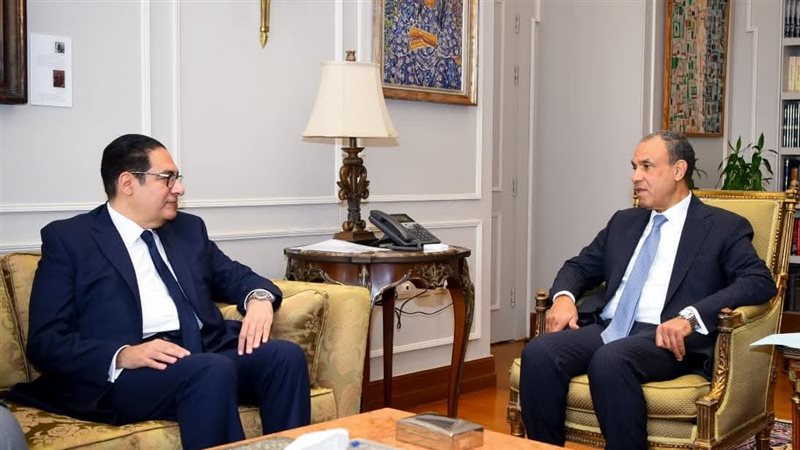 وزير الخارجية يستقبل
