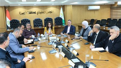 نائب محافظ الجيزة تترأس لجنة بحث تطوير الخدمات بمنطقة حدائق الأهرام 