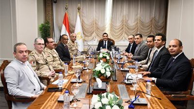 وزير الشباب والرياضة يناقش آخر مستجدات مشروع الجينوم الرياضي