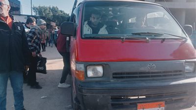 محافظ الشرقية يتدخل فوراً لإنهاء زحام موقف منيا القمح ويعزز وسائل النقل