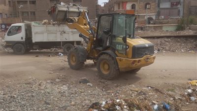 بتوجيهات محافظ قنا.. رفع 60 طنًا من المخلفات بأبوتشت حمادي