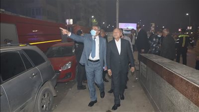 محافظ القاهرة يتفقد موقع حريق مخزن للملابس بشارع سرايا القبة بحي الزيتون