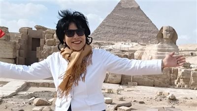 ننفرد بنشر كواليس إيقاف مرشدة سياحية عن العمل.. وأول رد على القرار   