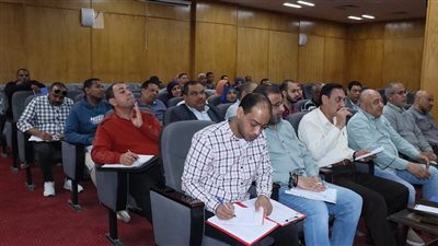 الاجتماع الأسبوعي الخامس لمستشفيات قنا الجامعية يؤكد أهمية الالتزام بالمعايير 