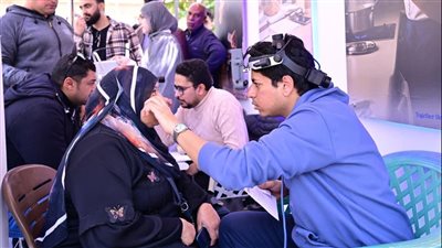 جامعة القاهرة تنظم قافلة في طب وجراحة العيون لتوقيع الكشف الطبي والعلاج مجانا