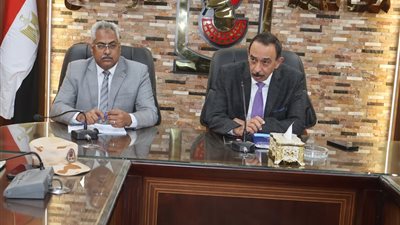 محافظ سوهاج يترأس اجتماعًا لمتابعة مشروعات المبادرة الرئاسية 