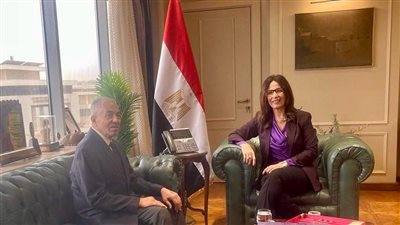 وزيرة الثقافة تستمع من وكيل مجلس الشيوخ للمقترحات والشكاوى الواردة من السنبلاوين