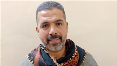 مالك مقبرة بقرية برقطا بكفر شكر يروي تفاصيل العثور على خلية نحل داخل مقبرته