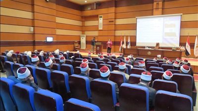 أكاديمية الأوقاف تستقبل نائب وزير الصحة خلال دورة تدريبية للأئمة والواعظات 