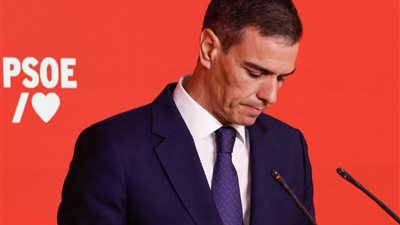 رئيس ورزاء إسبانيا عن الهتافات العنصرية في مباراة مصر : أقلية متخلفة 