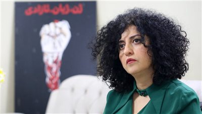 تعرضت لأزمة قلبية بالسجن.. العفو الدولية تدعو للإفراج عن الإيرانية نرجس محمدي