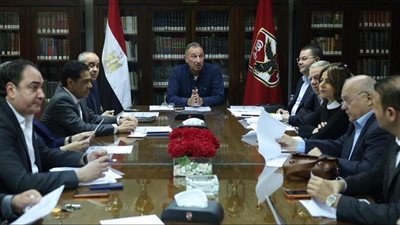 الخطيب يدرس امتلاك الأهلي للحصة الكبرى بإحدى شركات السياحة