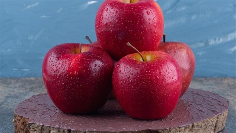أسباب لتناول تفاحة