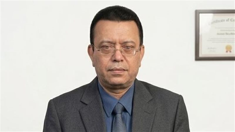 الدكتور إبراهيم خليفة