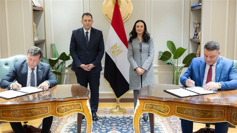 وزيرة التضامن ومحافظ