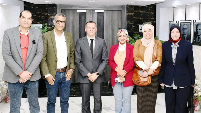 فنانو أسوان التشكيليين
