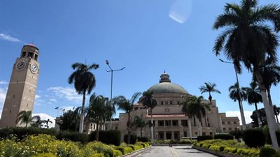 انتظام الدراسةاليوم بجامعة القاهرة مع مرونة في امتحانات منتصف الفصل بسبب الطقس