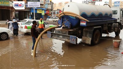 من الميادين والشوارع.. رئيس مياه الفيوم يتابع سحب تجمعات مياه الأمطار (صور)