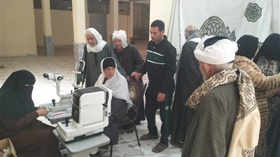 300 مواطن يستفيدون من قافلة سكانية بقرية العروبة بالدلنجا