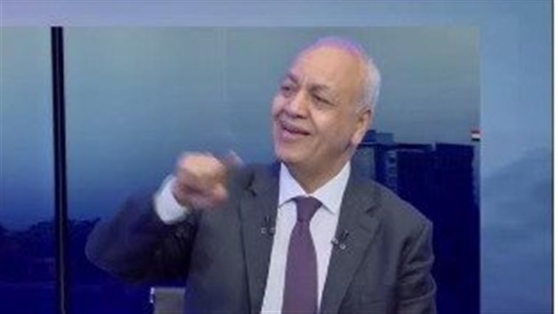الكاتب الصحفي مصطفى