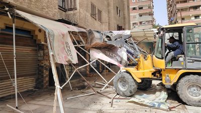 حملة مكبرة بحي المنتزه أول لإزالة الإشغالات وتحقيق السيولة المرورية