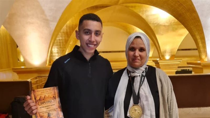 نور أشرف بطل العالم