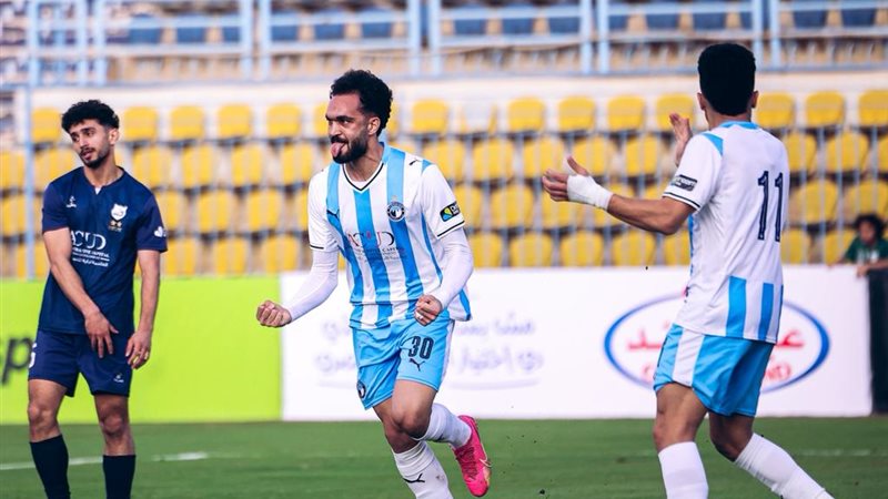مصطفى زيكو يحتفل