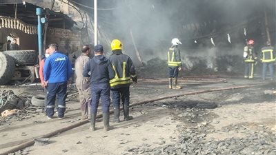 دون إصابات.. السيطرة على حريق بمخزن غرب الإسكندرية