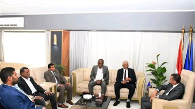 محافظ أسوان يستقبل نقيب الزراعيين لتعزيز أوجه التعاون المشترك