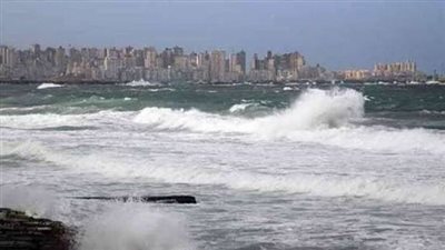 طقس السويس وتحذيرات من نشاط الرياح واضطراب الملاحة الأحد 5 أبريل 2026