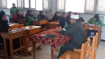 لتنمية الوعي لدى الشباب.. محافظ أسيوط يوجه بتنظيم لقاء توعوي بمدرسة الحمراء 