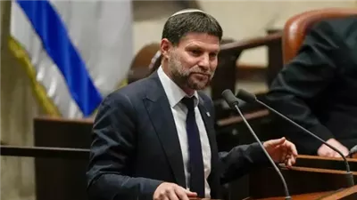 سموتريتش يهدد بإخلاء الخان الأحمر في القدس ردا على مذكرة «الجنائية الدولية»
