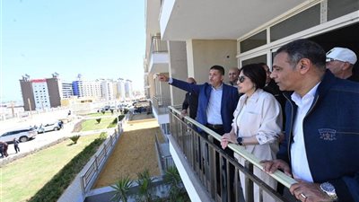 جولة تفقدية لوزيرة الإسكان بمشروعات مارينا 8 وبوغاز 24 بالساحل