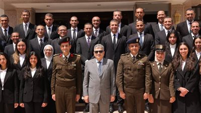 الفريق أسامة ربيع يستقبل الملحقين الدبلوماسيين للتعرف على إنجازات قناة السويس
