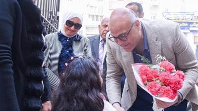 محافظ الإسكندرية يتفقد دور رعاية الأيتام ضمن فعاليات يوم اليتيم