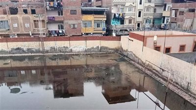 استغاثة لوزير الرياضة.. صور صادمة لمركز شباب بالمحلة تحول إلى مستنقع