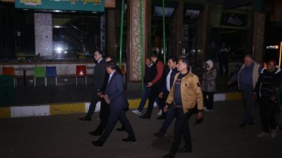 محافظ دمياط يتابع غلق المحال برأس البر ويشدد على الالتزام والانضباط