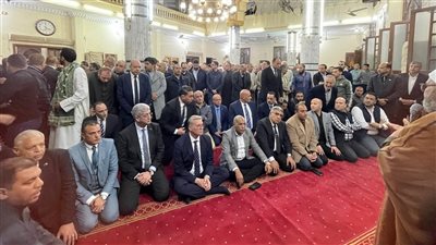 وزير البترول ومحافظ الدقهلية يؤديان صلاة الجنازة على المهندس حسام صادق خليفة