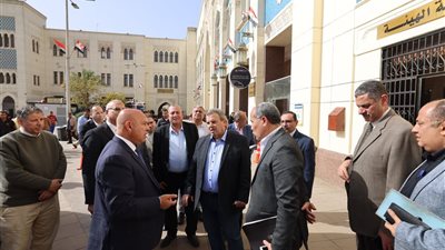 جولة مفاجئة لوزير النقل بمحطة رمسيس.. توجيهات حاسمة بترشيد الإنفاق 