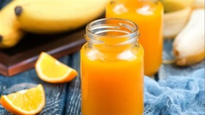 استمتعي بعصير البرتقال بالموز الصحي بنكهة رائعة وفوائد متعددة