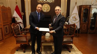 وزير العدل ينتدب 13 مساعدا جديدا..  ويكرم مساعدي الوزير السابقين