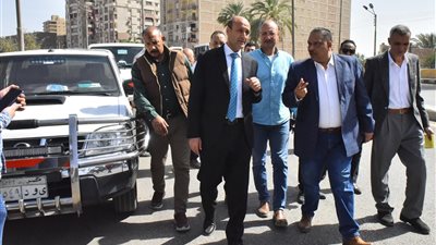 محافظ أسيوط يتفقد ميدانيًا الحالة المرورية بنزلة عبد اللاه 