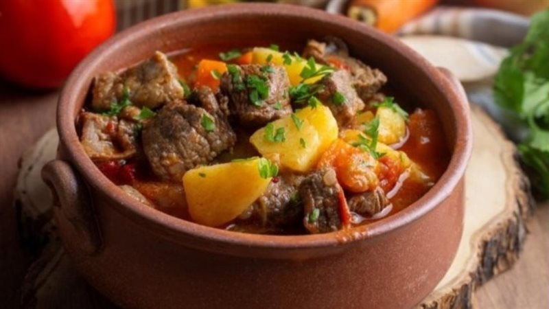 لحم مع بطاطس في الفرن