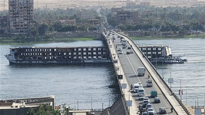 شحوط باخرة نيلية أسفل كوبري دندرة في قنا.. وصفر إصابات